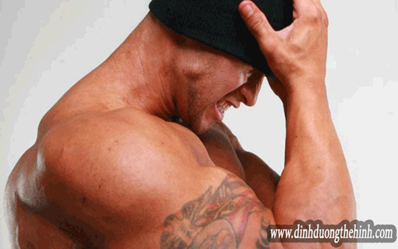Stress con giao hai lưỡi giết chết cơ bắp